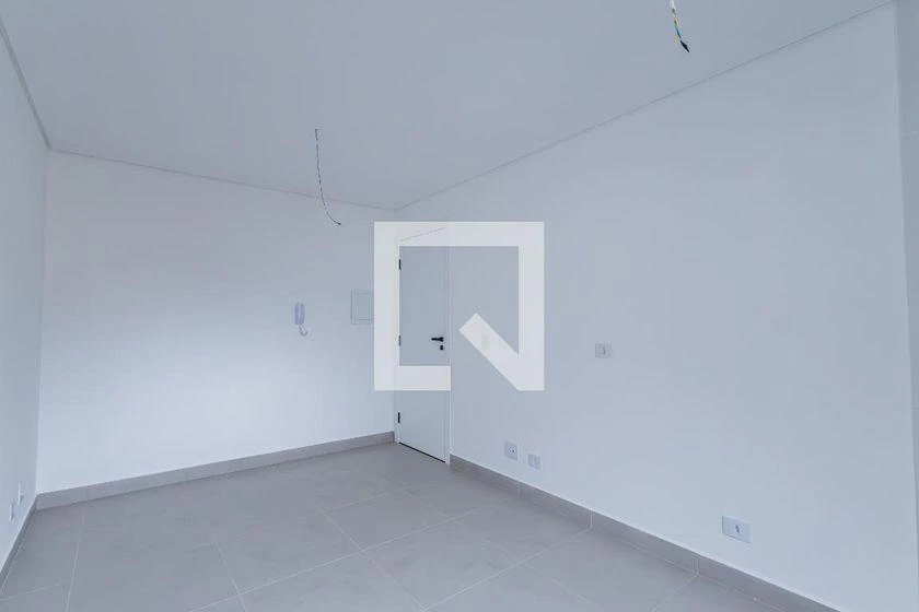 Balcony with a grill in a one-bedroom apartment, 35 m² — photo 17