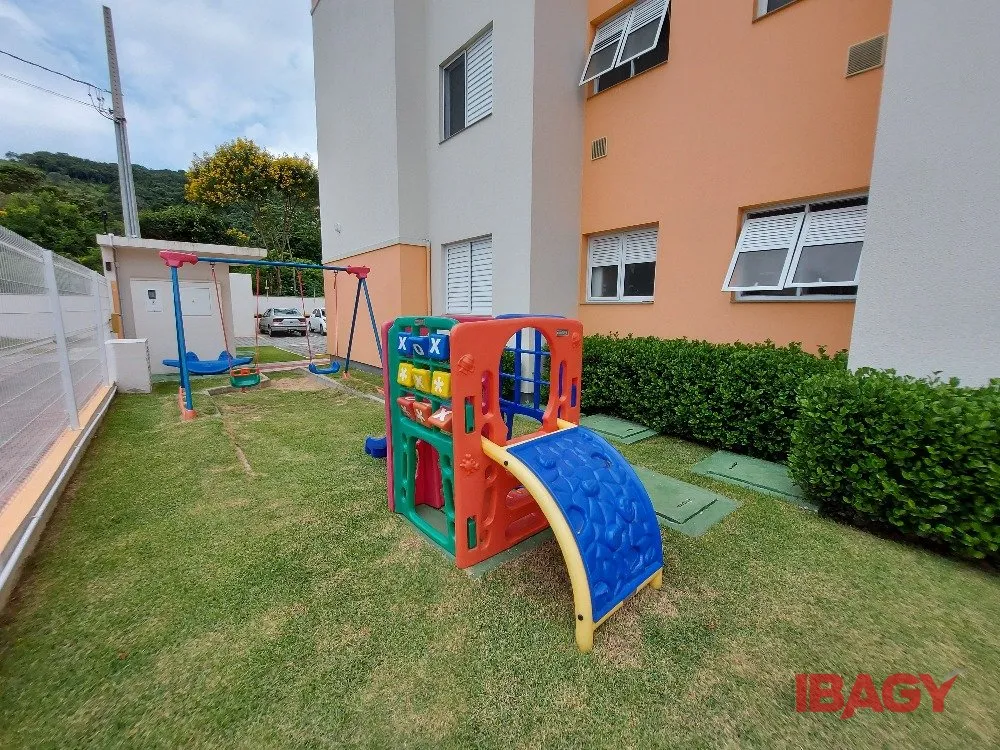 Piscina privada y 2 dormitorios: departamento de 54 m² — photo 32