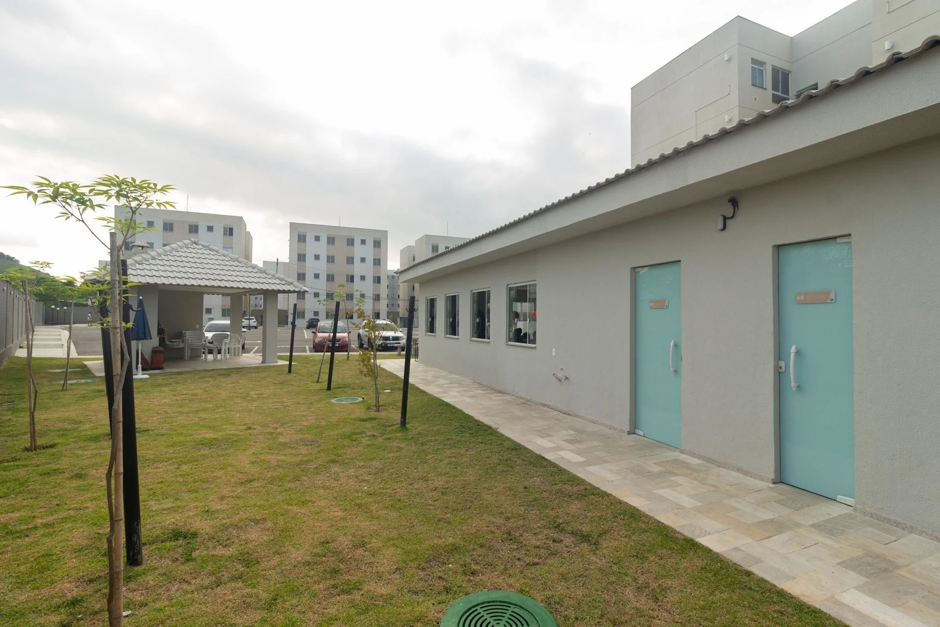 Apartamento de 2 quartos em condomínio com piscina — photo 39