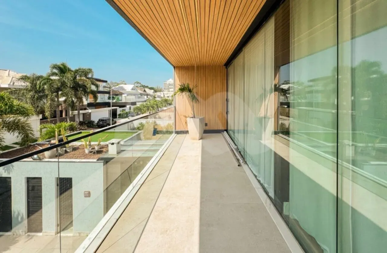 Furnished house with 4 en-suite bedrooms and a balcony grill — photo 20