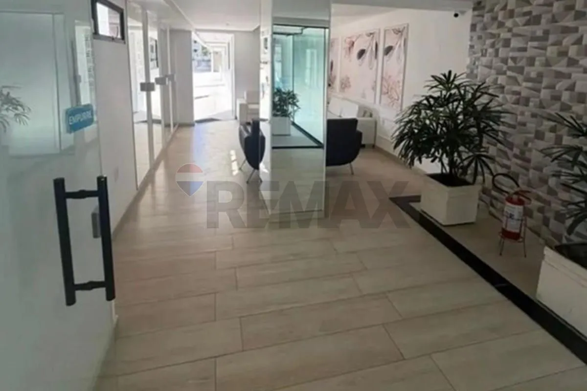 Furnished 3-bedroom apartment with windows on water — photo 16