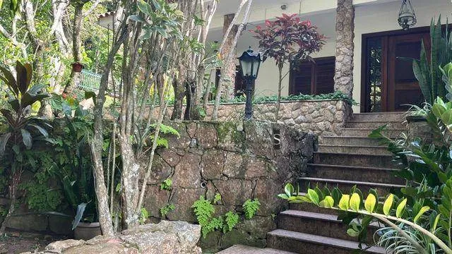 Furnished house, 395 m², with a glass-enclosed balcony — photo 30