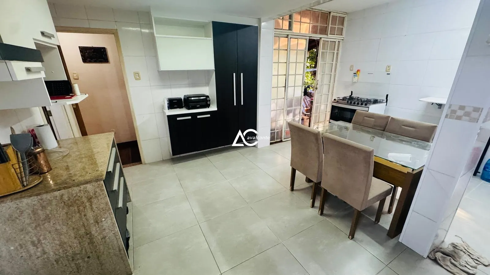 Furnished house with 4 bedrooms and private garden — photo 77