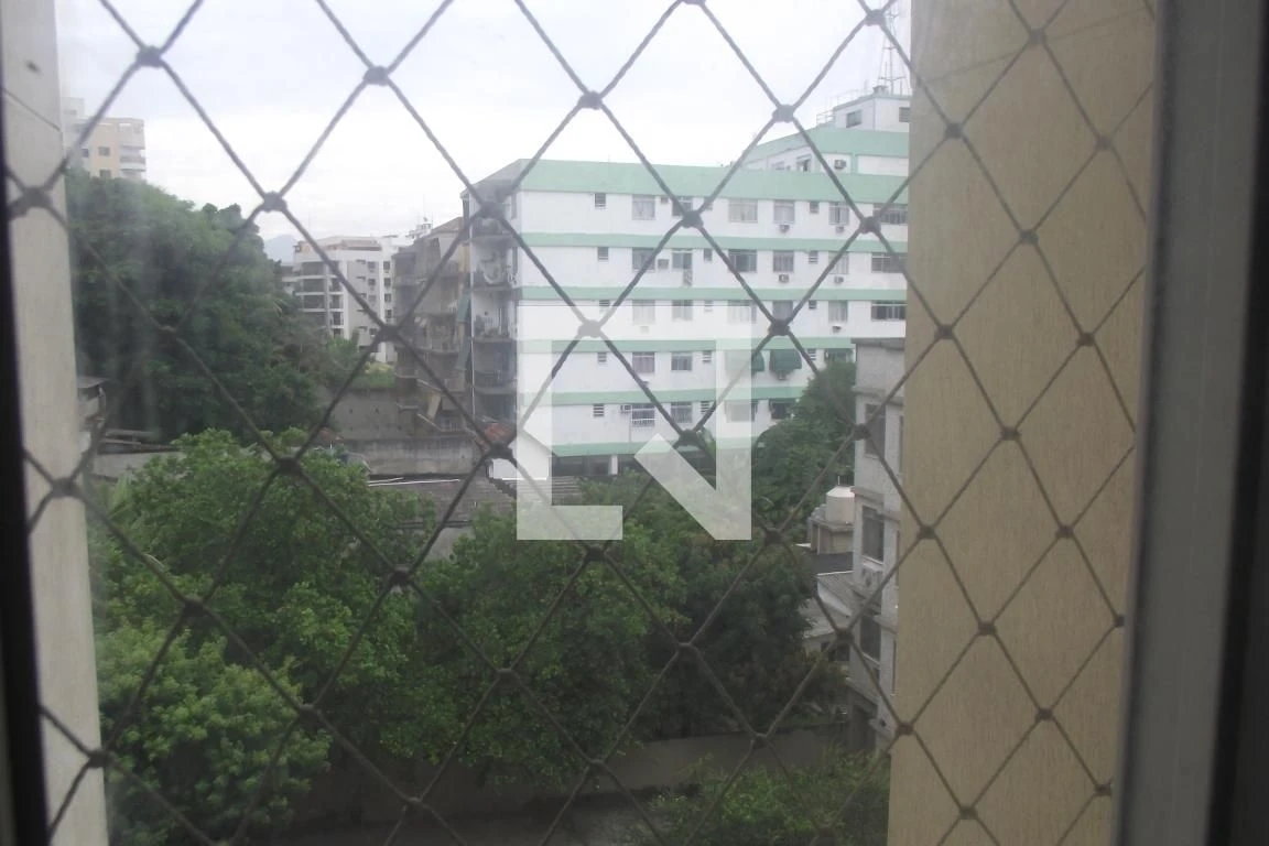 Furnished apartment with 3 bedrooms and enclosed balcony — photo 47