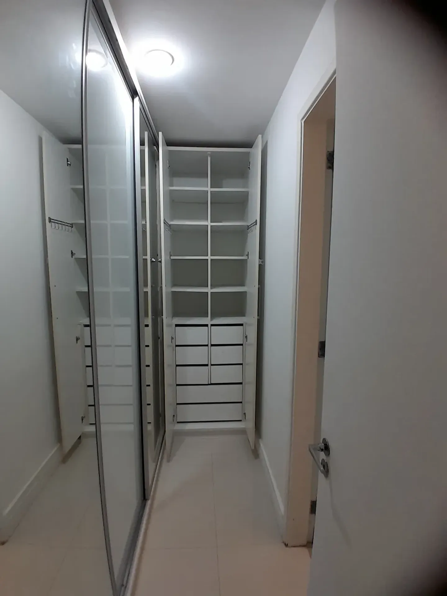 House with 4 en-suite bedrooms and 3 parking spots — photo 36