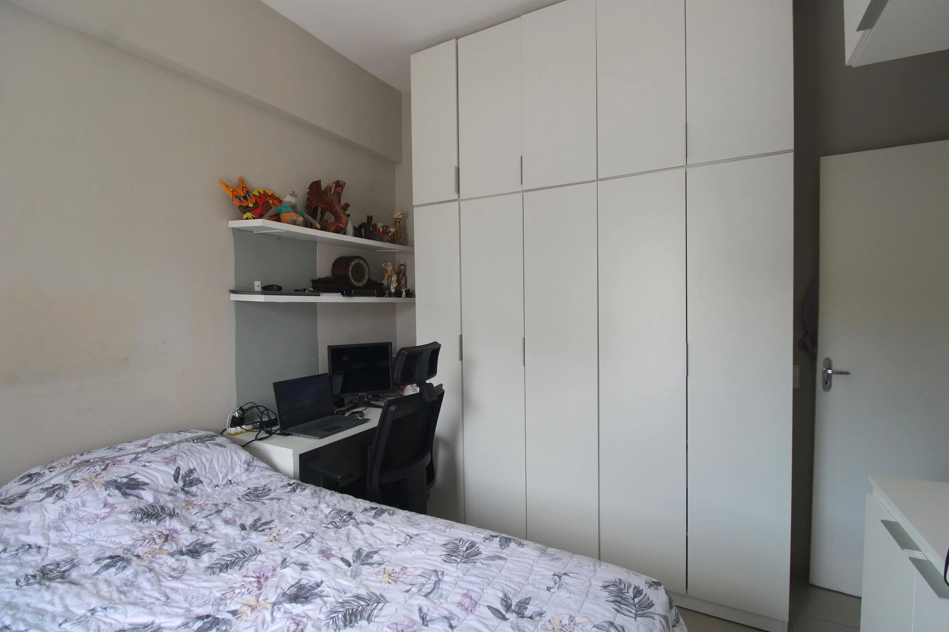 60 m² apartment with a washing machine and a mountain view — photo 23
