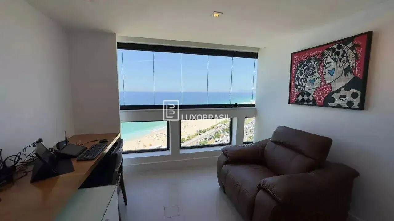 Furnished 3-bedroom apartment with 4 bathrooms and 330 m² — photo 7