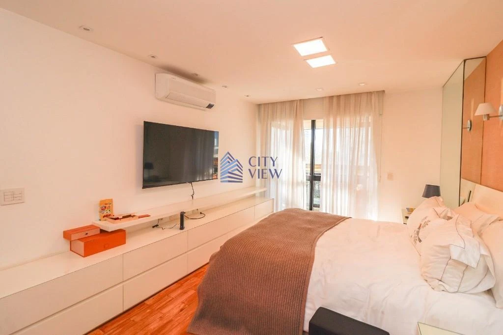 Dishwasher in a 4-bedroom apartment, 280 m² — photo 13