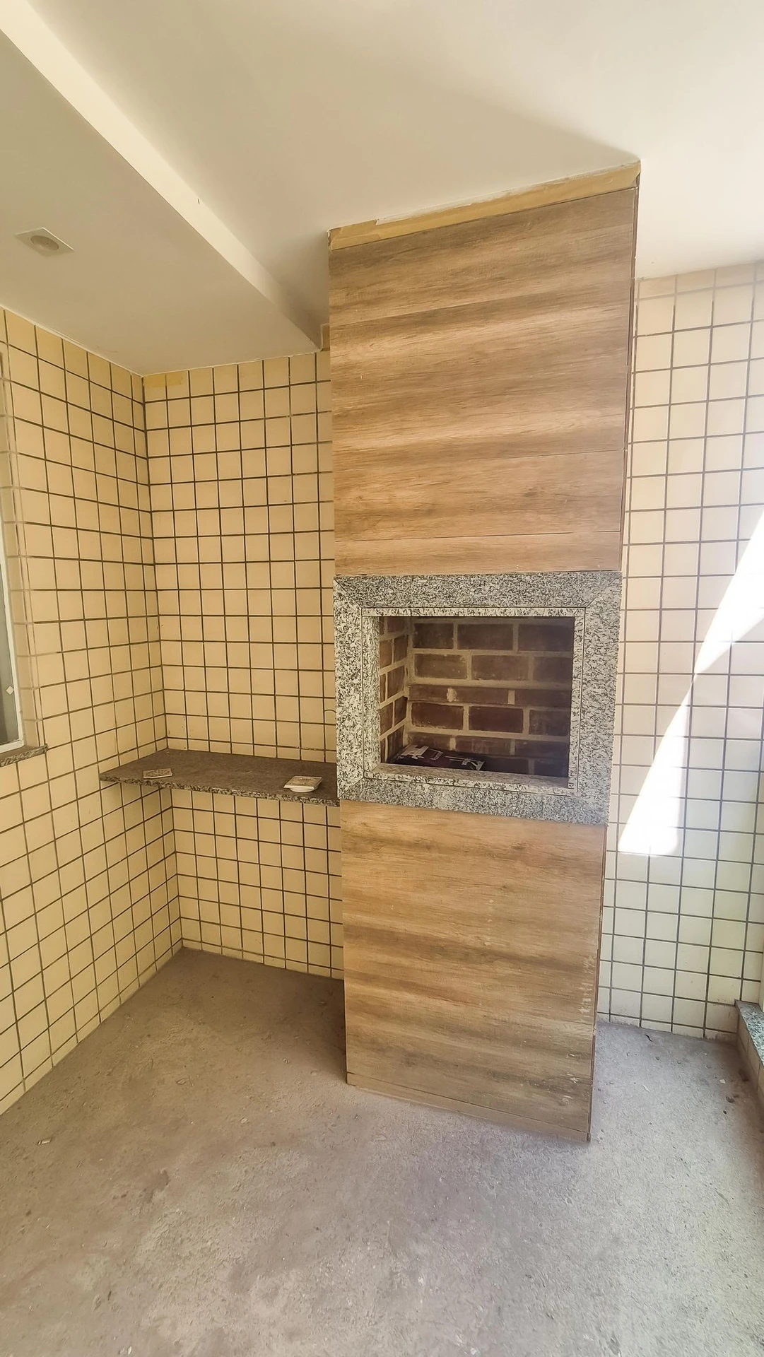 2-bedroom unfurnished apartment with closed kitchen — photo 9