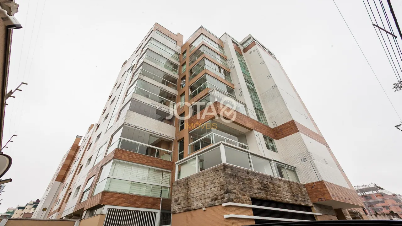 Furnished apartment with 131 m², 2 bedrooms and 3 baths — photo 19