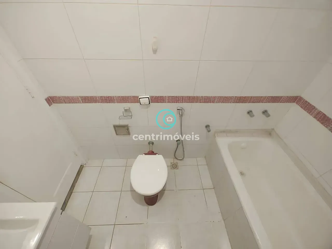 2-bedroom apartment with a mountain view in Rio de Janeiro — photo 33