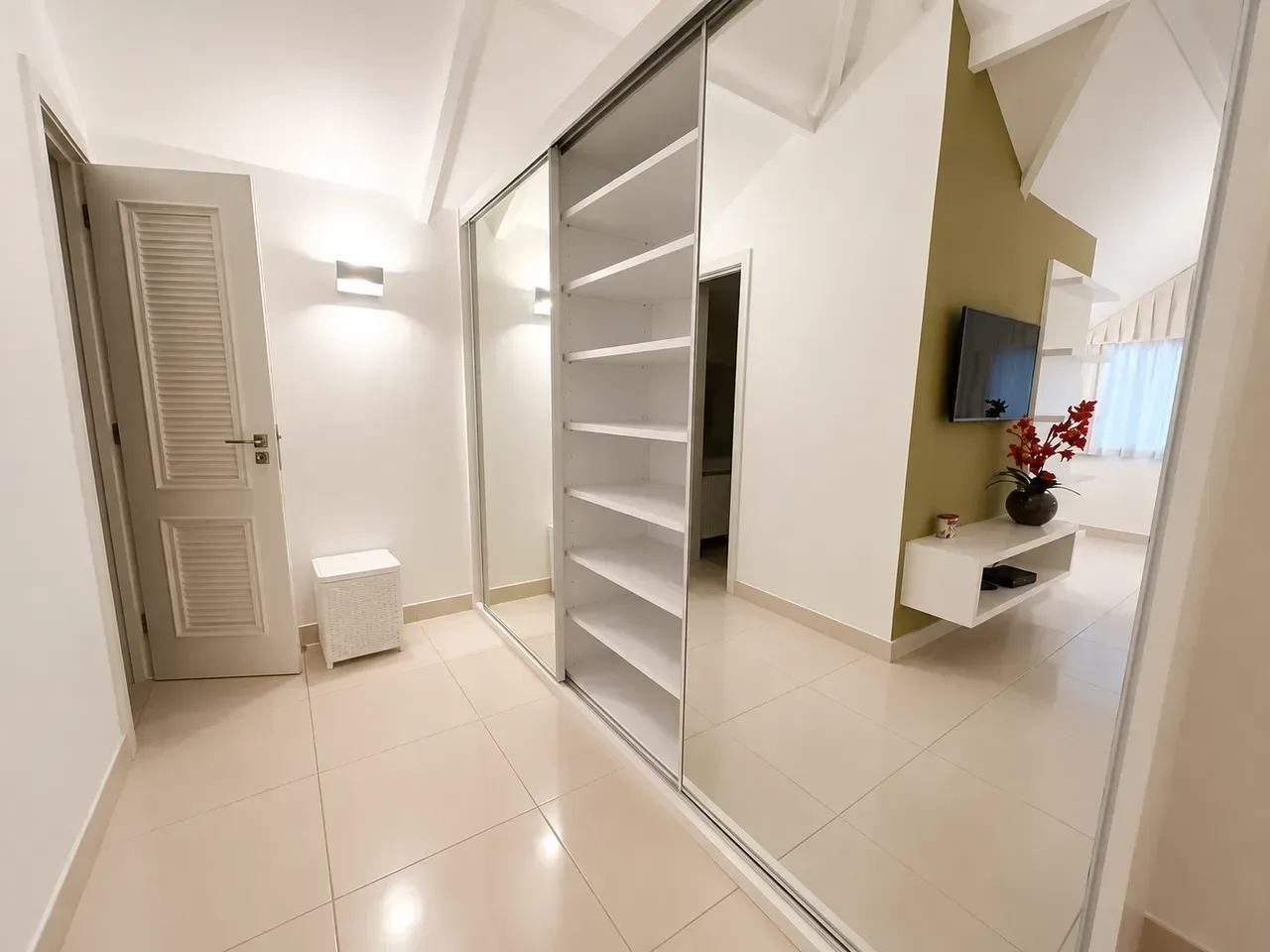 Casa mobiliada com cozinha integrada e 5 quartos — photo 13