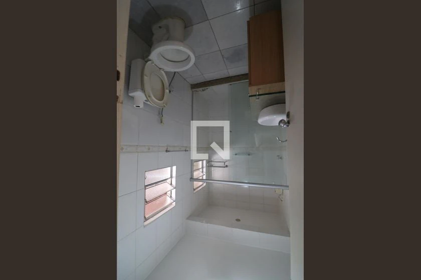 Apartment with 2 bedrooms, 1 bathroom and separate kitchen — photo 11