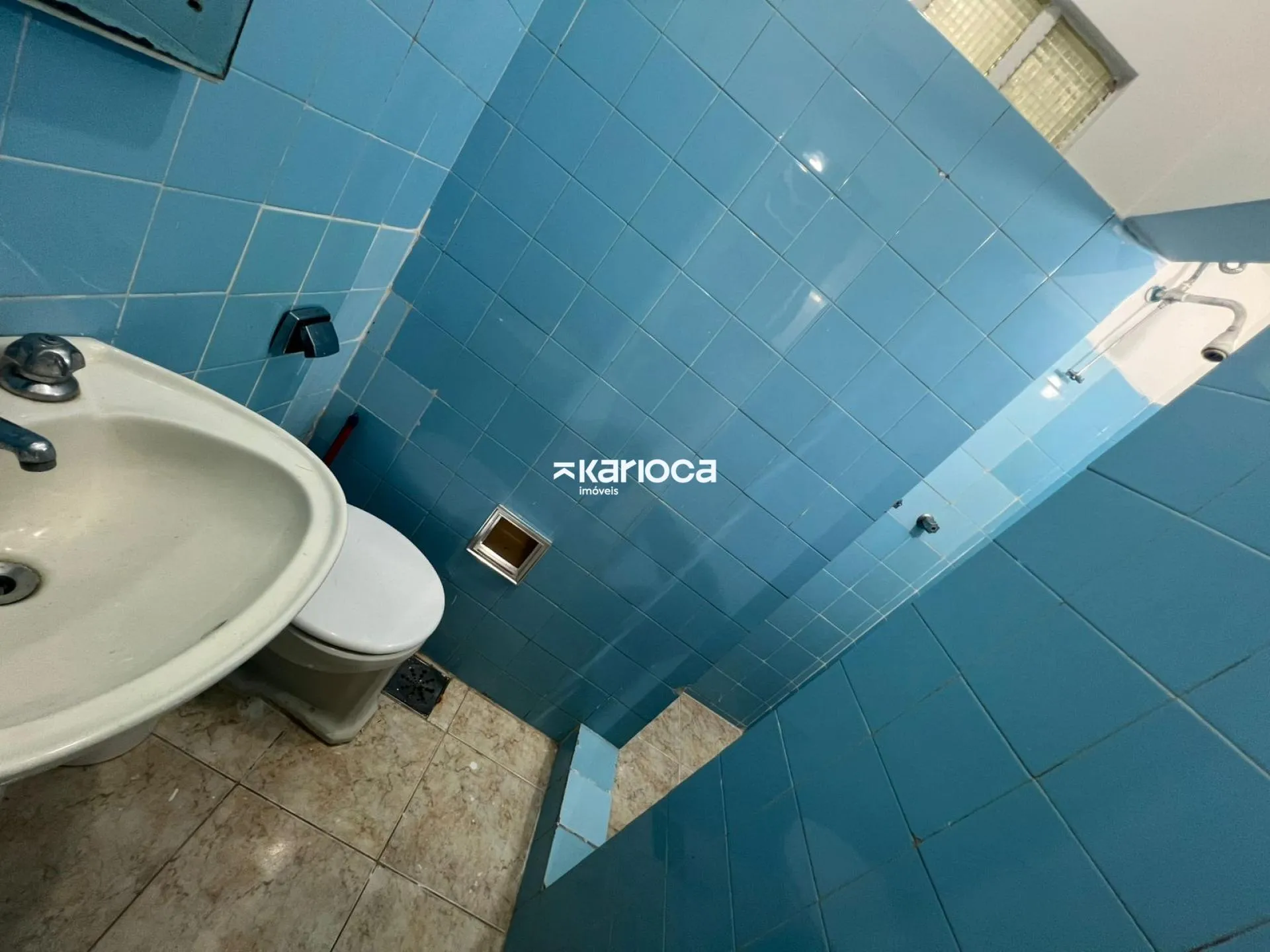 Furnished 4-bedroom apartment with 4 bathrooms — photo 35
