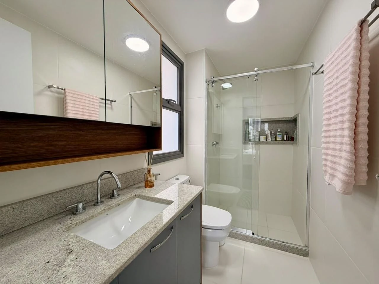 Apartamento mobiliado com 3 quartos e varanda envidraçada — photo 8
