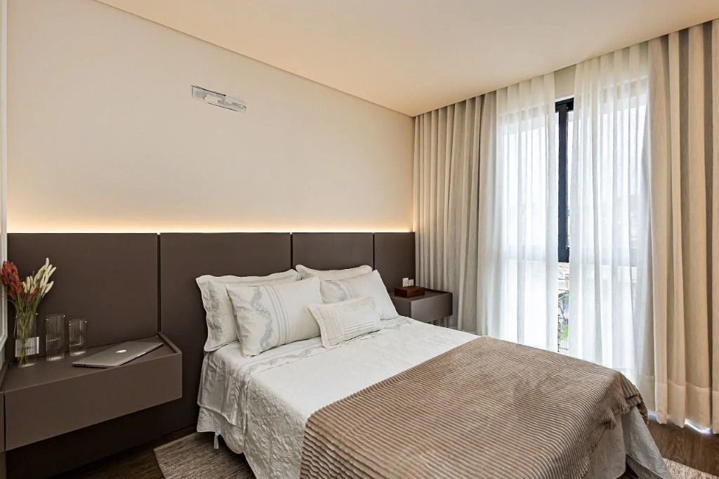 Floor-to-ceiling windows in a 3-bedroom house, 137 m² — photo 10