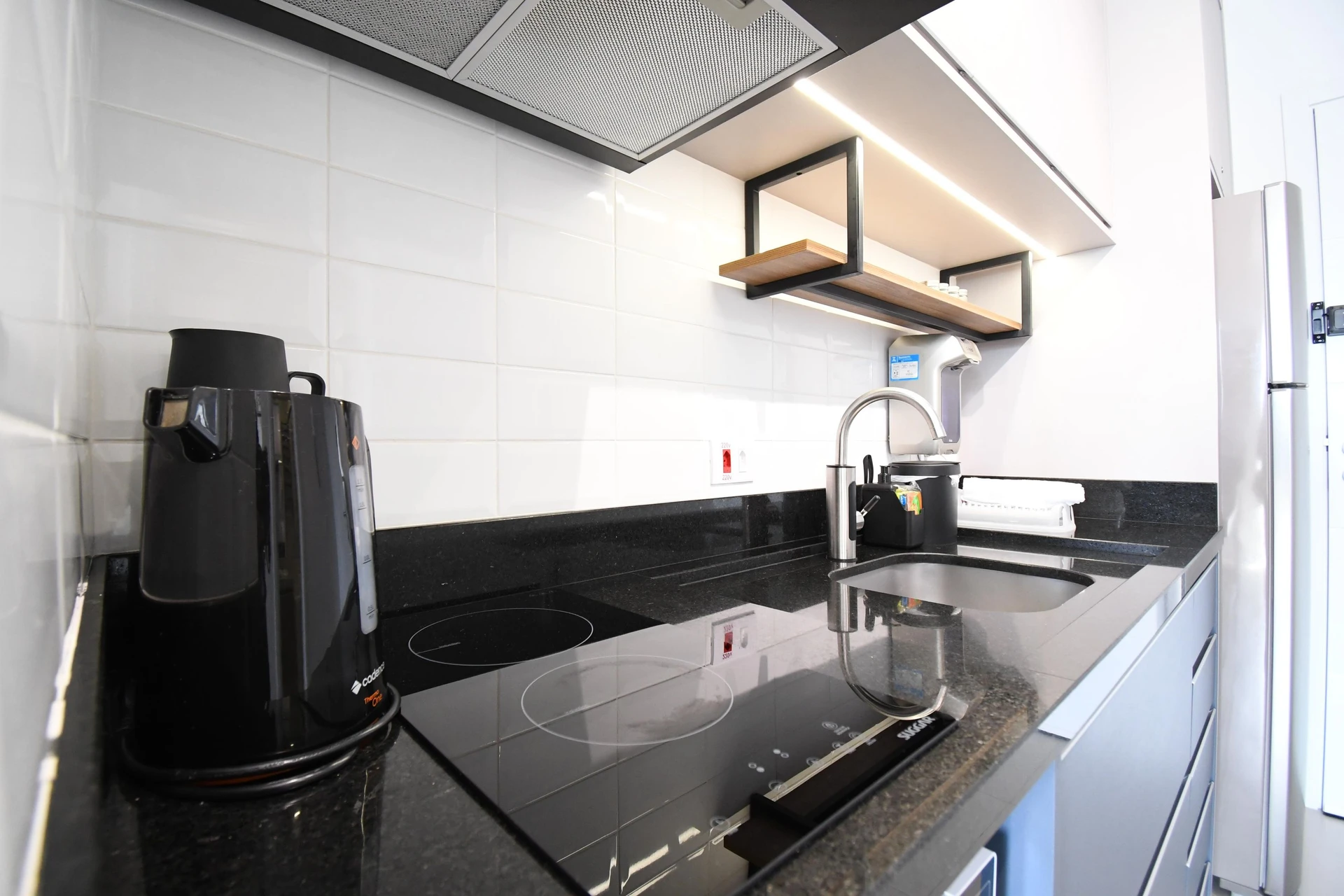Furnished studio, 25 m², with floor-to-ceiling windows — photo 27