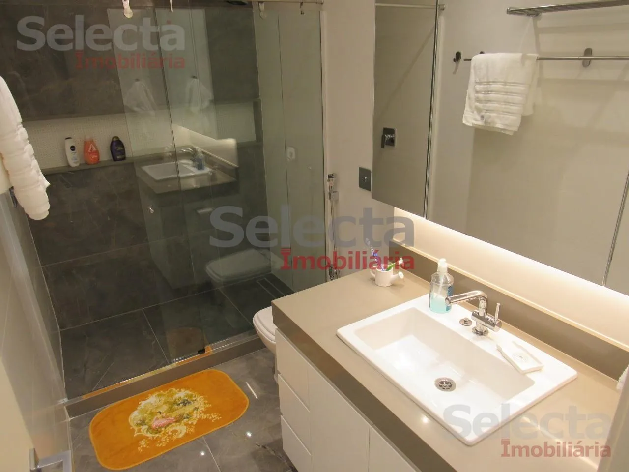 Apartment with 3 bedrooms and a closed kitchen — photo 3
