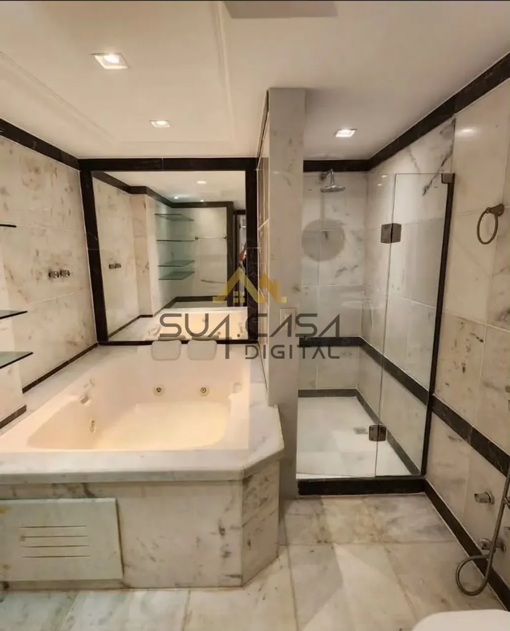 315 m² apartment with 3 bedrooms and 3 bathrooms — photo 9