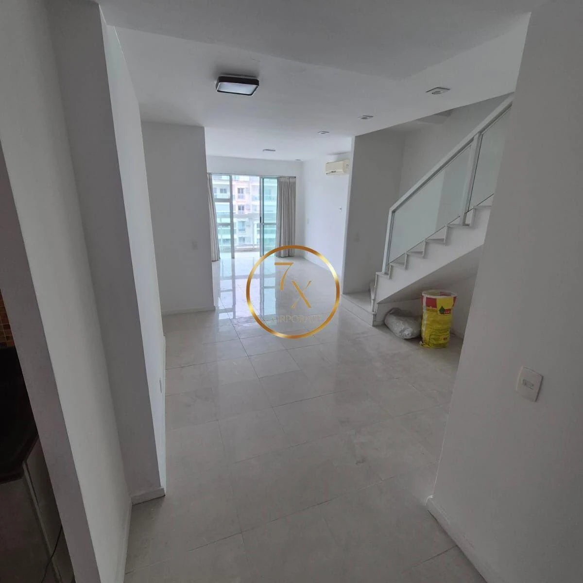 Застеклённый балкон и 3 спальни: квартира 200 м² — photo 4