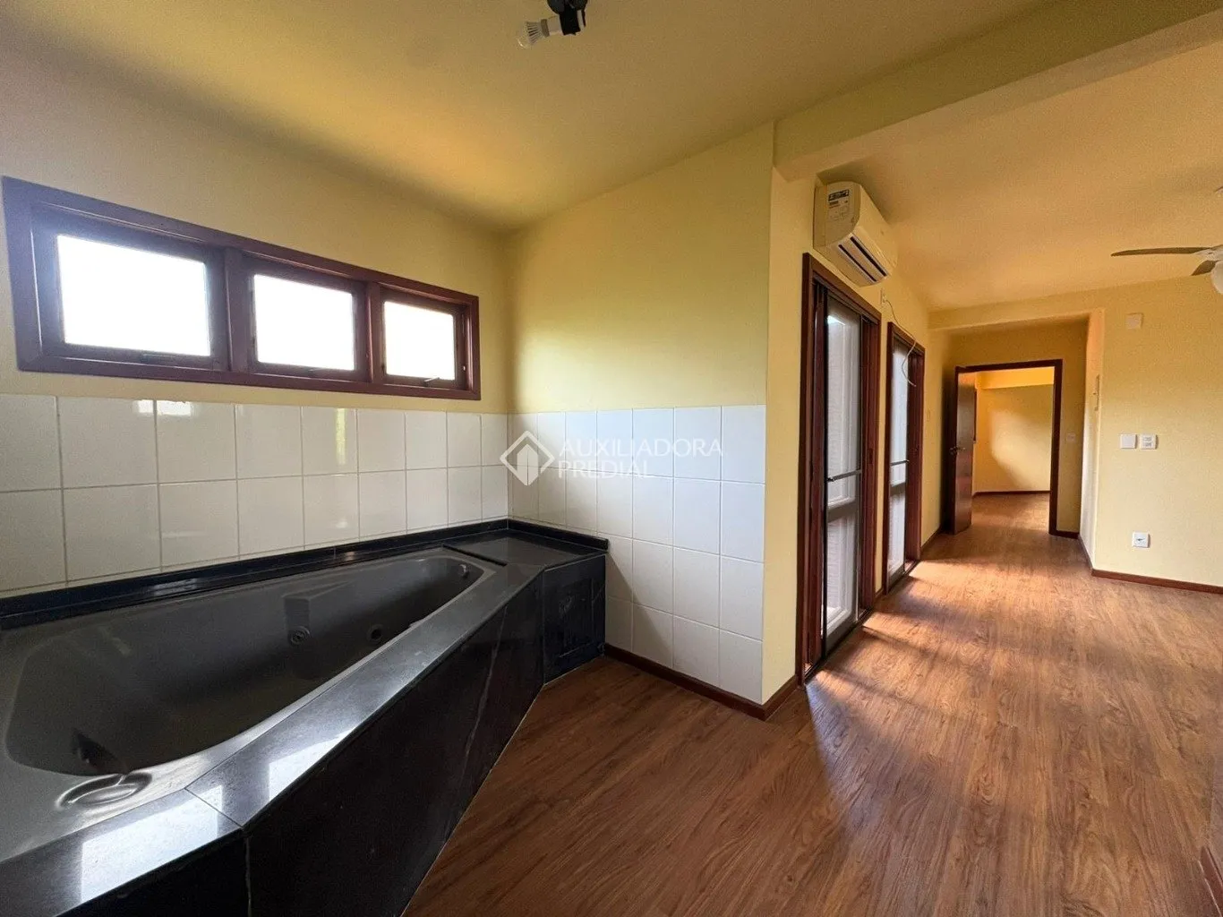 Closed-condominium house with 4 bedrooms and 3 bathrooms — photo 40