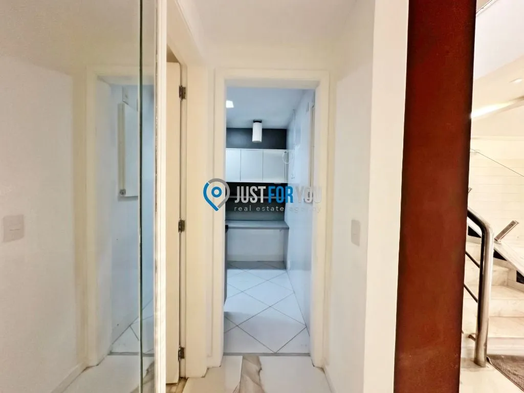 3-bedroom apartment with 5 bathrooms and 370 m² — photo 32