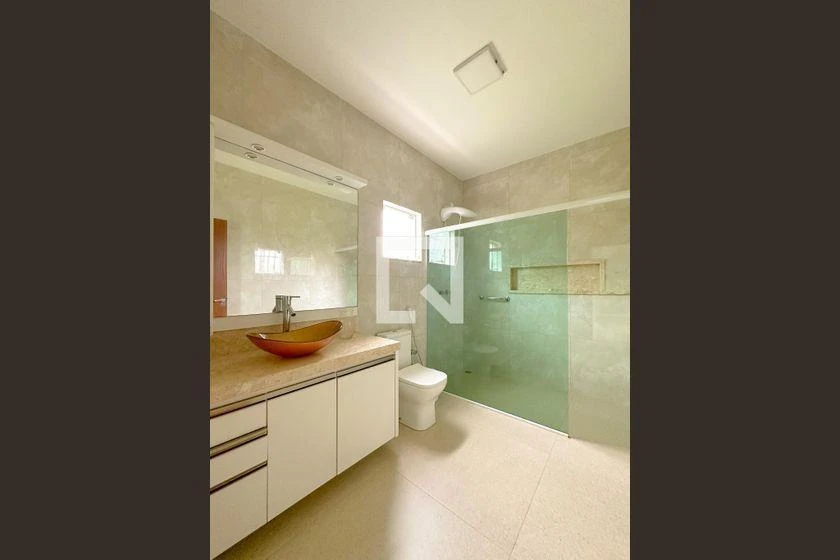4-bedroom house, 3 with their own bathrooms, 194 m² — photo 19