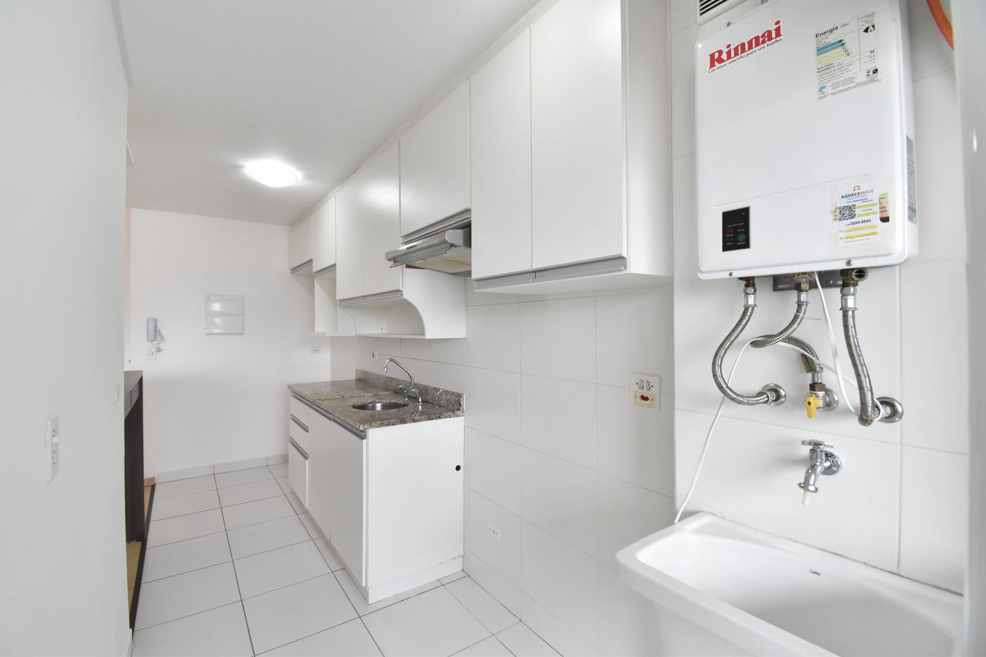 2-bedroom apartment with a grill on the balcony — photo 14