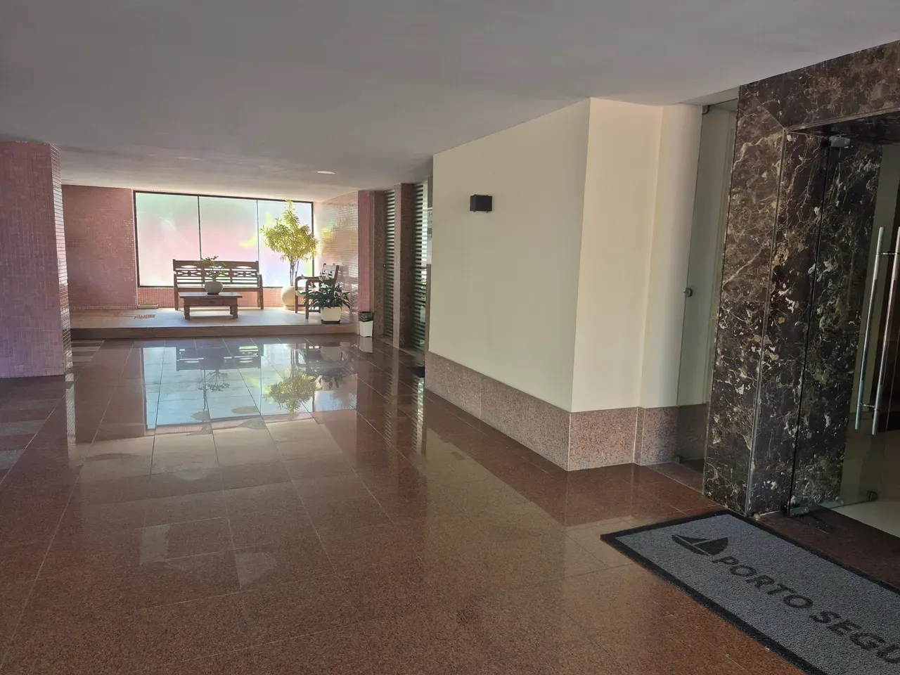 140 m² apartment with 3 bedrooms and an enclosed balcony — photo 27