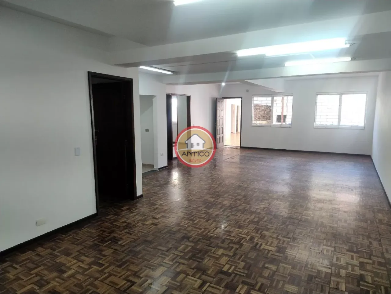 380 m² house with a separate closed kitchen and 5 bedrooms — photo 6