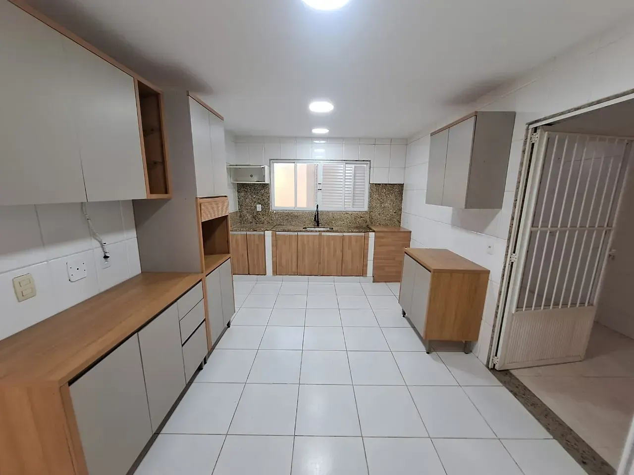 Casa em condomínio fechado com 4 quartos e 3 suítes — photo 11