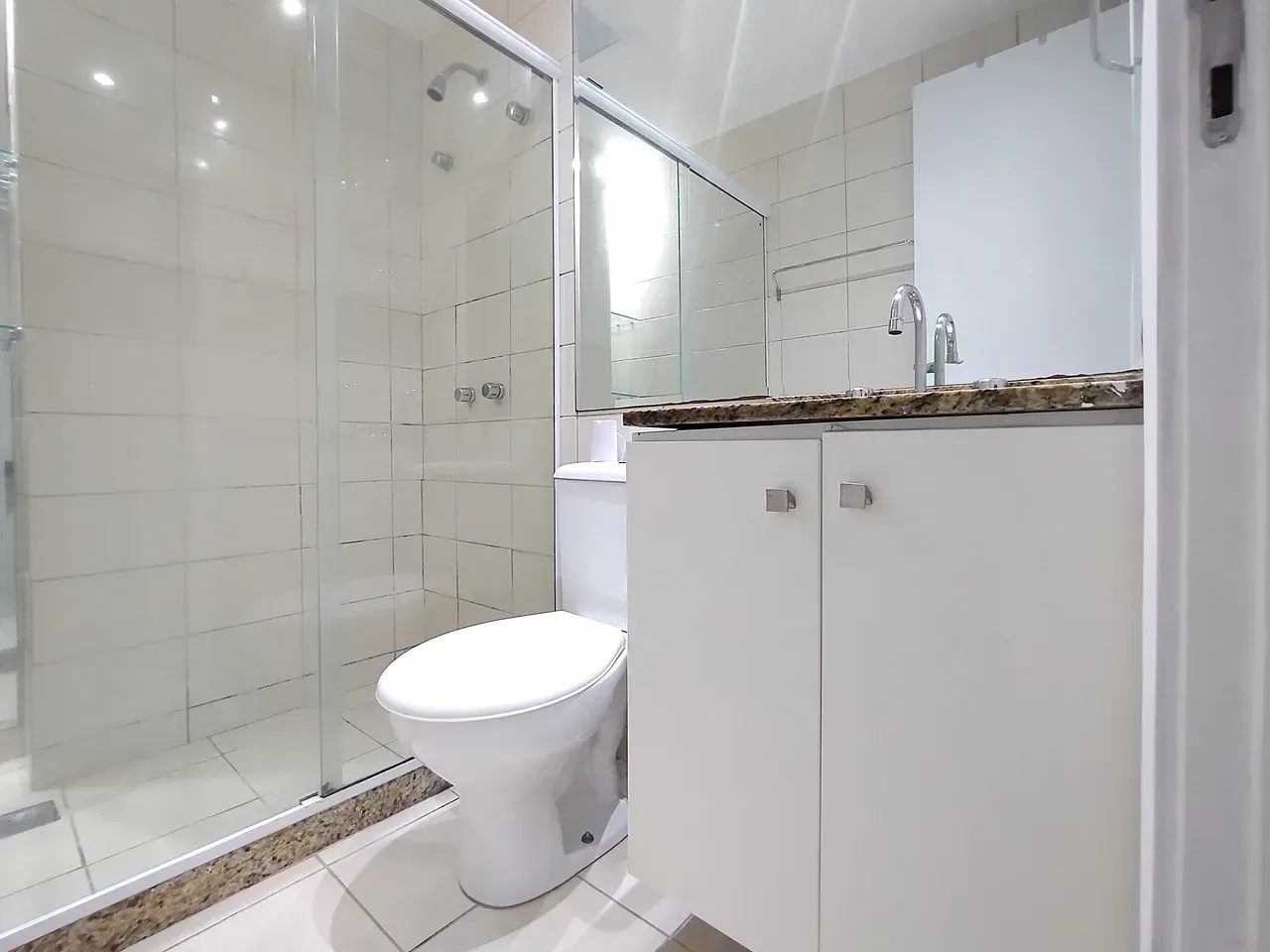 1-bedroom apartment with open-plan gas kitchen — photo 14