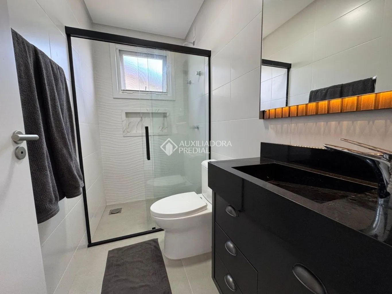 Furnished house with 4 en-suite bedrooms and private garden — photo 62