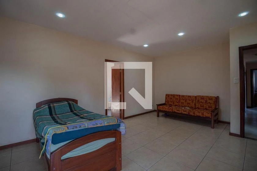 Casa de 450 m² con 6 dormitorios y 4 baños — photo 48