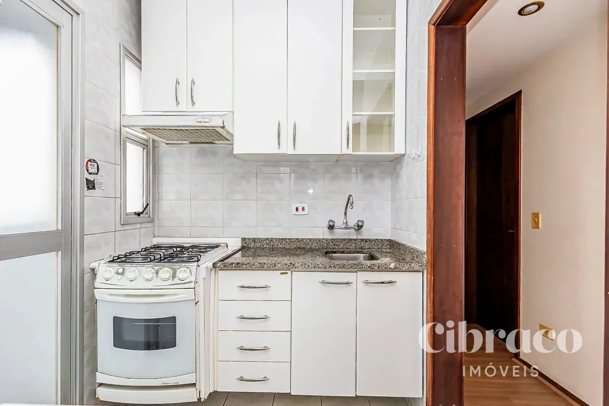 2-bedroom apartment with a home office in Curitiba — photo 2