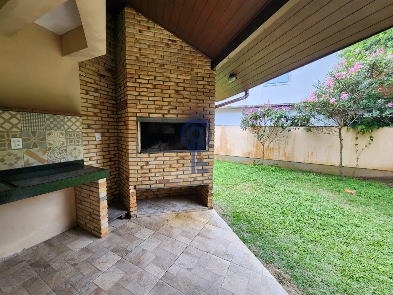 Condo house with 4 bedrooms and a private garden — photo 24