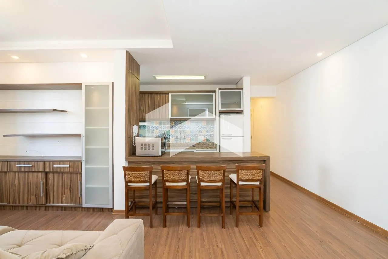 Furnished 2-bedroom apartment with 1 bathroom — photo 10