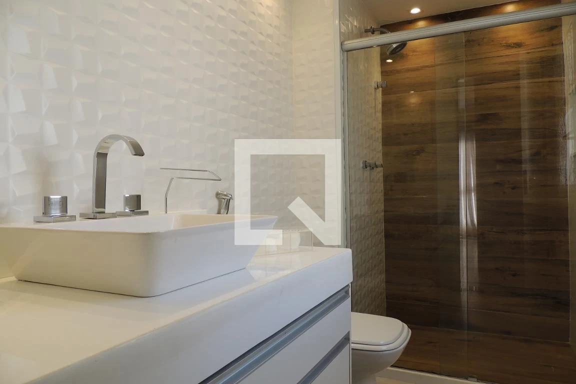 Furnished 3-bedroom apartment with 3 bathrooms and balcony — photo 12