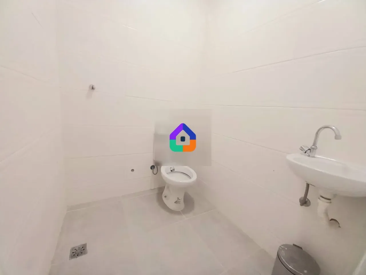 Casa não mobiliada com 1 quarto e 2 banheiros — photo 3