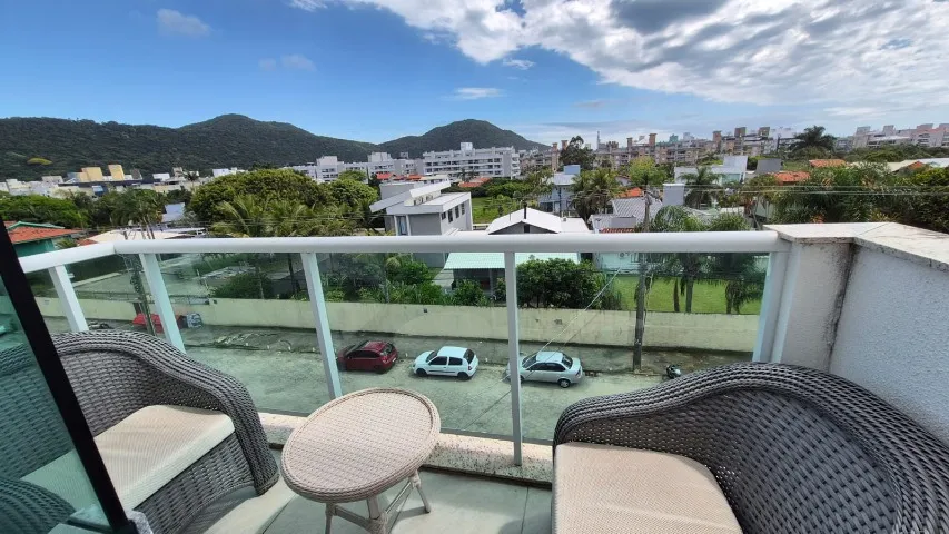 3-bedroom apartment in a building with a pool — photo 18