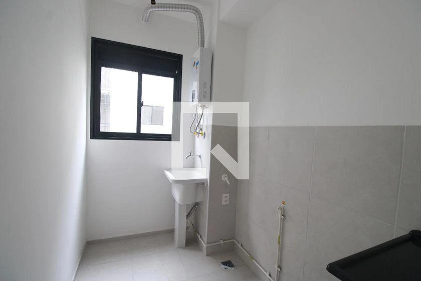 2-bedroom apartment in a building with a gym — photo 32