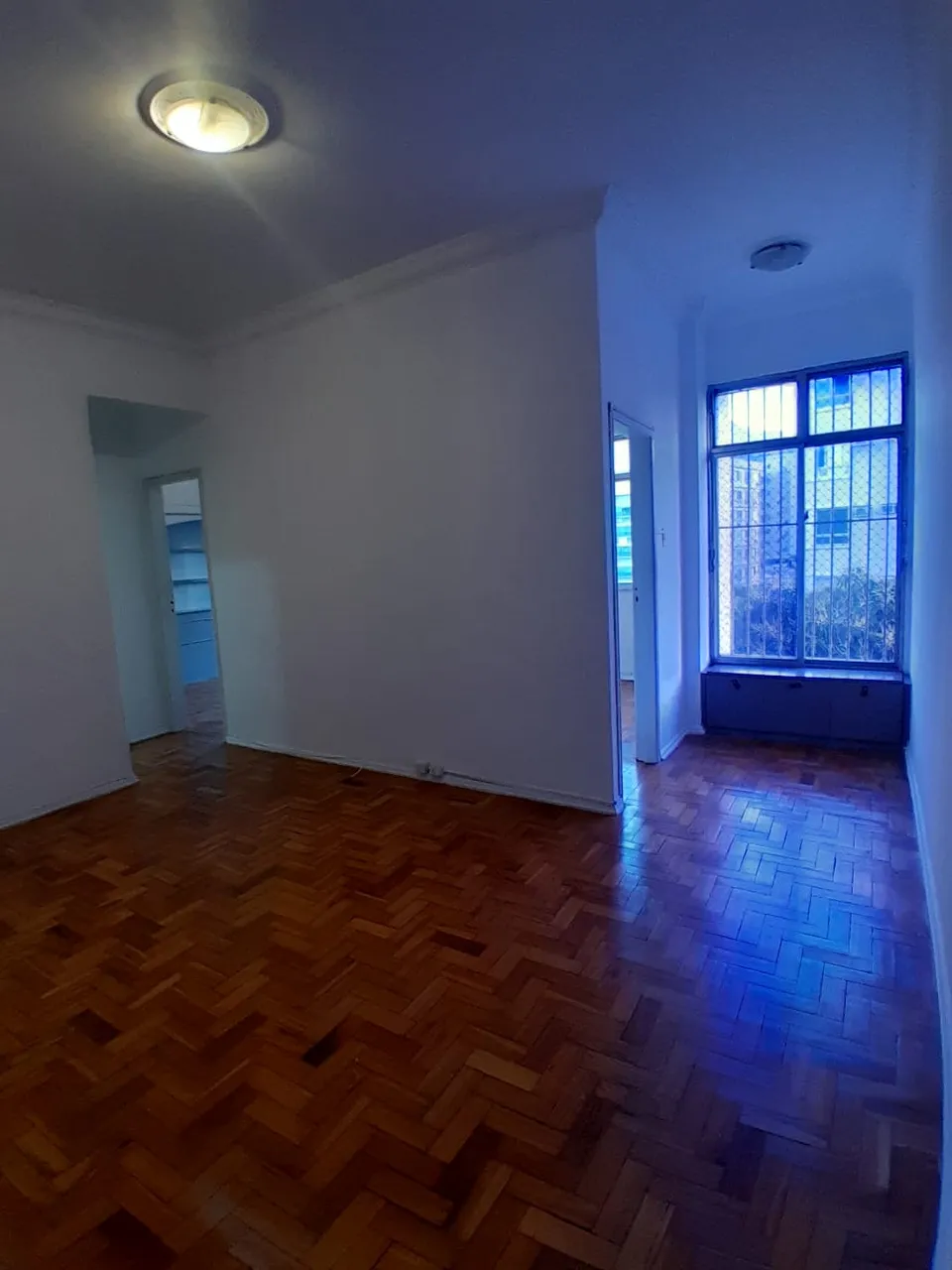 2-bedroom apartment with a separate, closed kitchen — photo 12