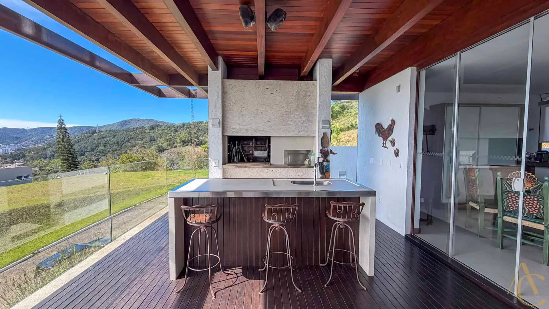 Furnished house, 689 m², with a grill on the balcony — photo 12