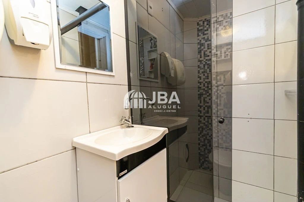 Wood or laminate floors in a 3-bedroom apartment, 78 m² — photo 4