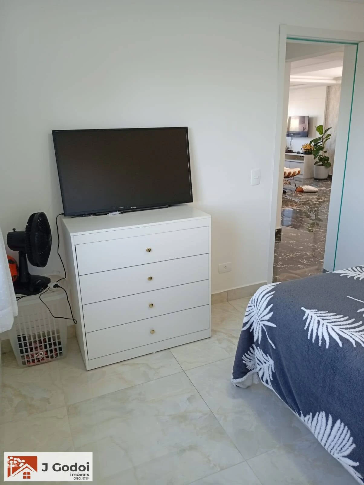2-bedroom apartment, 1 with its own bathroom, 292 m² — photo 29