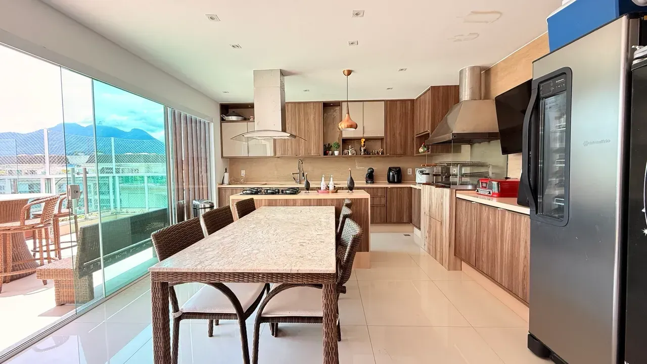 242 m² duplex penthouse with 4 bedrooms and 2 parking — photo 23