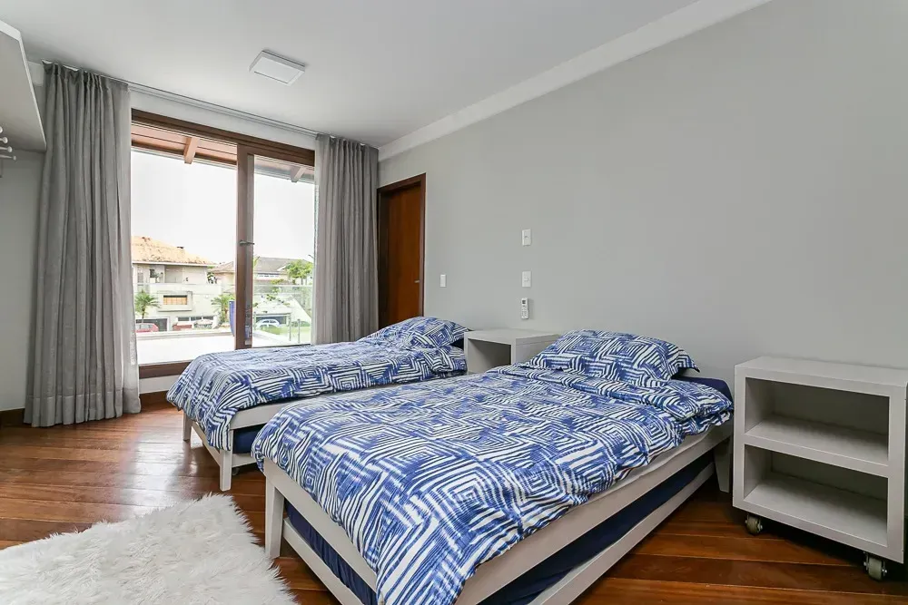 Furnished house with 7 bedrooms and 700 m² — photo 15