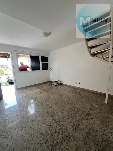 140 m² house with a home office and a private BBQ