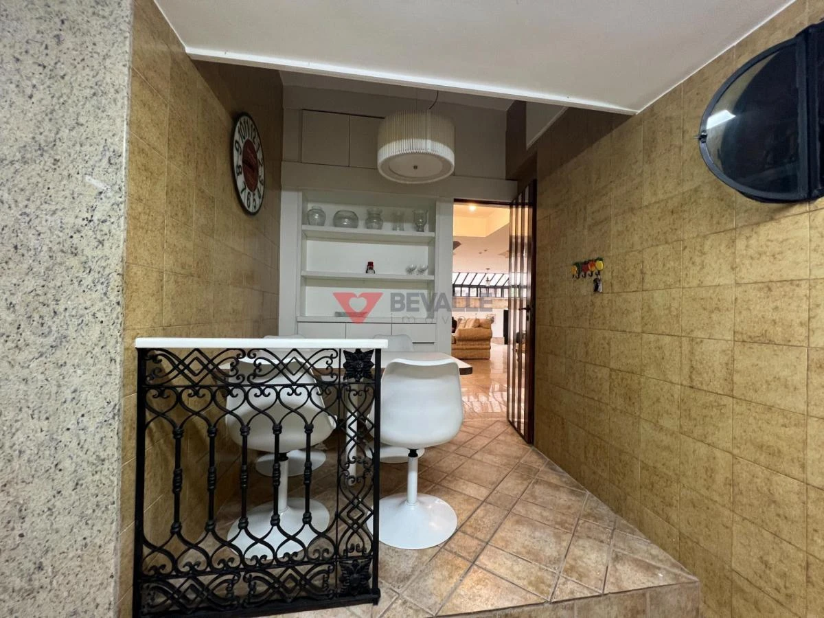 220 m² house with a washing machine and a home office — photo 39