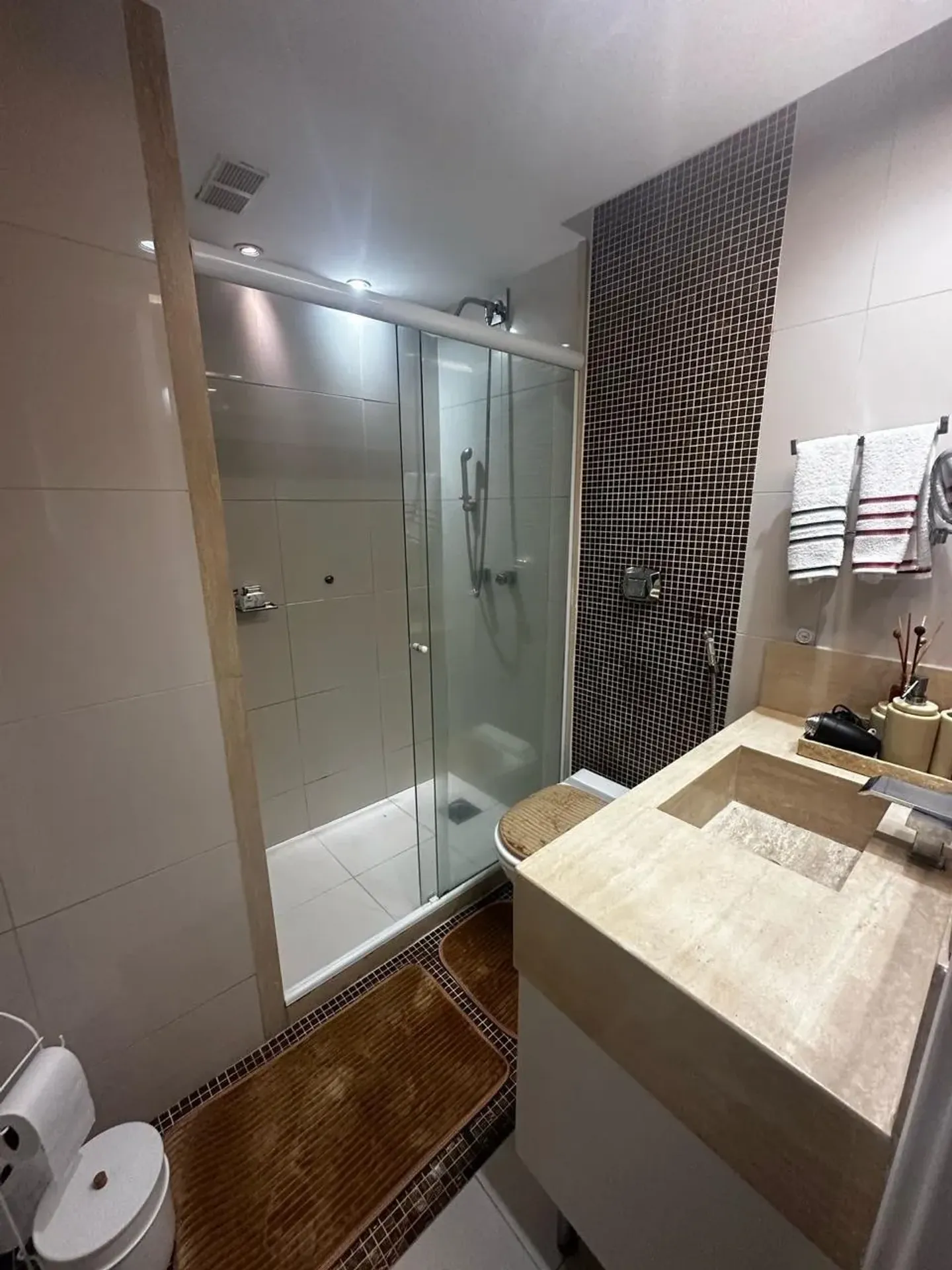 Furnished 350 m² apartment with 3 bedrooms and 6 baths — photo 35